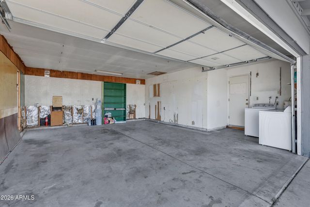 5543 W GOLDEN Lane, Glendale, AZ 85302