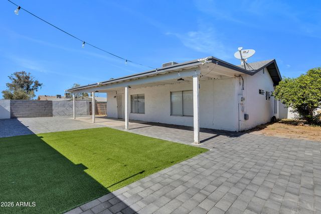 5543 W GOLDEN Lane, Glendale, AZ 85302