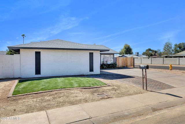 5543 W GOLDEN Lane, Glendale, AZ 85302