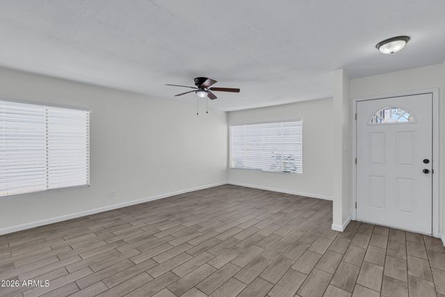 5543 W GOLDEN Lane, Glendale, AZ 85302