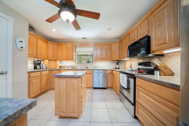 350 Shannas Trl, Tatum, TX 75691