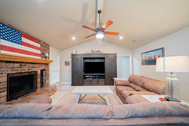 350 Shannas Trl, Tatum, TX 75691