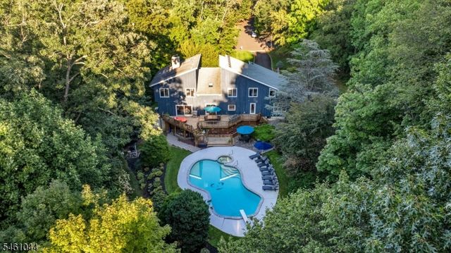 22 Cambridge Dr, Warren Twp., NJ 07059