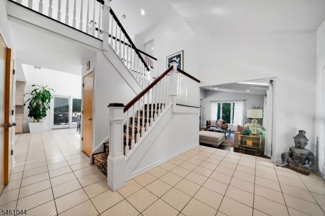 22 Cambridge Dr, Warren Twp., NJ 07059