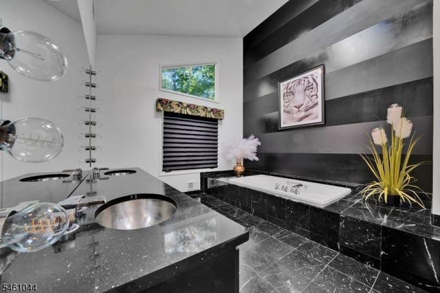 22 Cambridge Dr, Warren Twp., NJ 07059