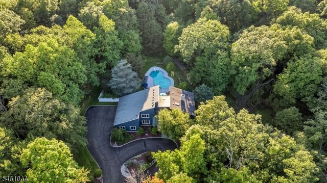 22 Cambridge Dr, Warren Twp., NJ 07059