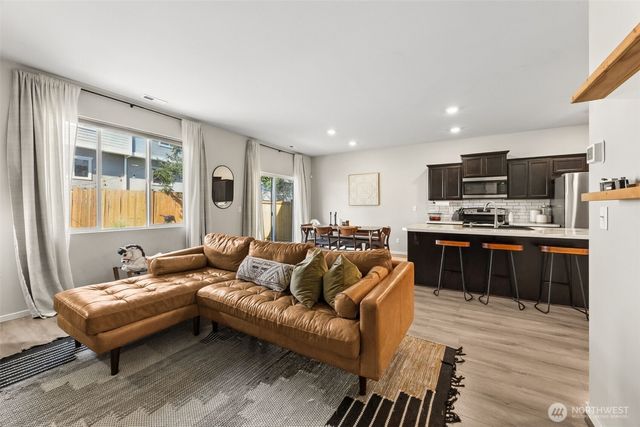 10743 183rd Street E, Puyallup, WA 98374