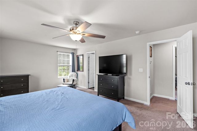 104 Sandtrap Drive, Statesville, NC 28677