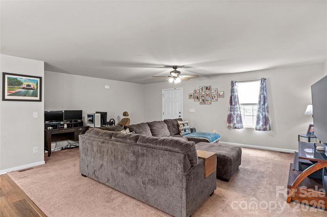 104 Sandtrap Drive, Statesville, NC 28677