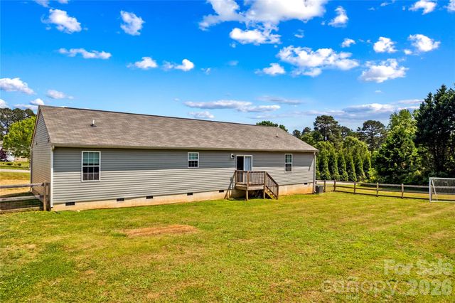 104 Sandtrap Drive, Statesville, NC 28677