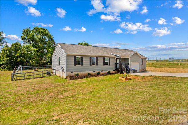 104 Sandtrap Drive, Statesville, NC 28677