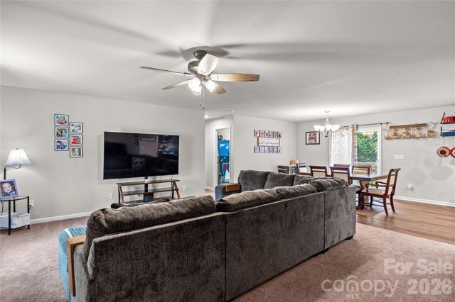 104 Sandtrap Drive, Statesville, NC 28677