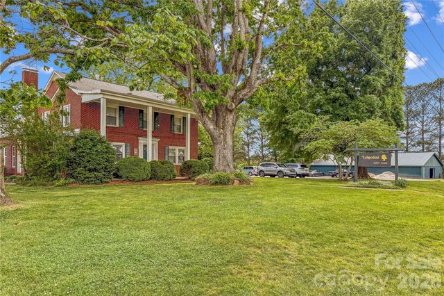 104 Sandtrap Drive, Statesville, NC 28677