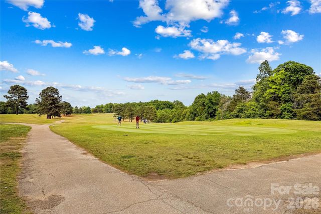 104 Sandtrap Drive, Statesville, NC 28677