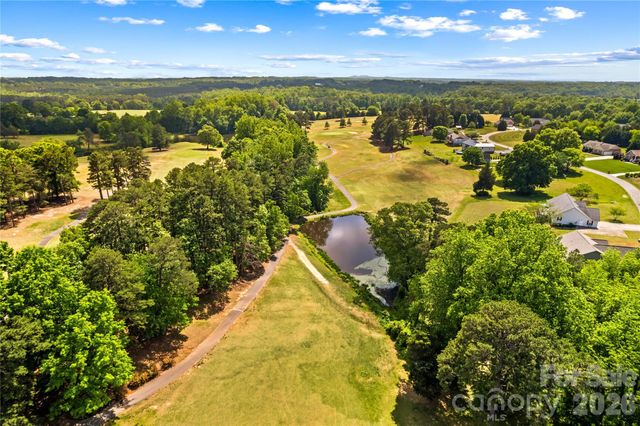 104 Sandtrap Drive, Statesville, NC 28677