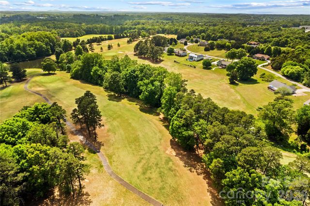 104 Sandtrap Drive, Statesville, NC 28677