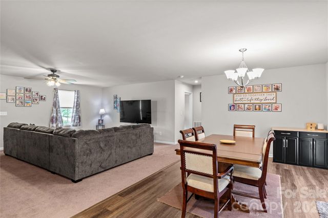 104 Sandtrap Drive, Statesville, NC 28677