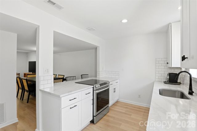 3703 Winding Creek Lane, Charlotte, NC 28226