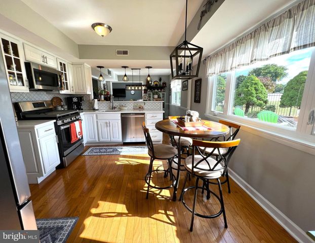 144 W ROBINS RUN W, Swedesboro, NJ 08085