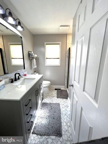 144 W ROBINS RUN W, Swedesboro, NJ 08085