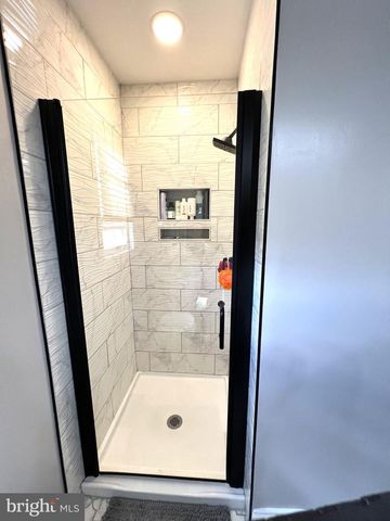 144 W ROBINS RUN W, Swedesboro, NJ 08085