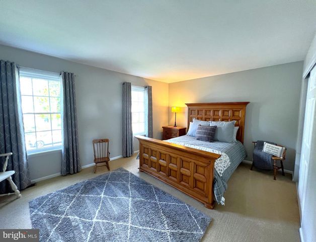 144 W ROBINS RUN W, Swedesboro, NJ 08085