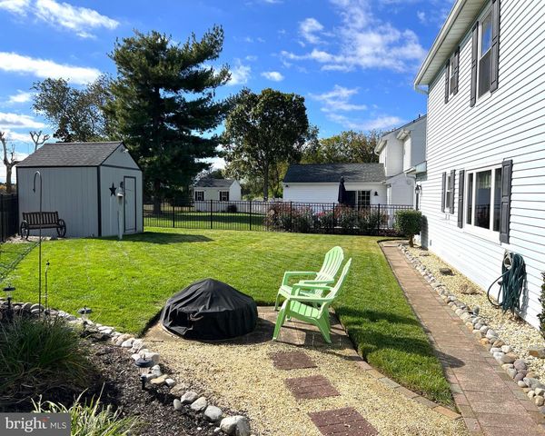 144 W ROBINS RUN W, Swedesboro, NJ 08085