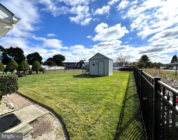 144 W ROBINS RUN W, Swedesboro, NJ 08085