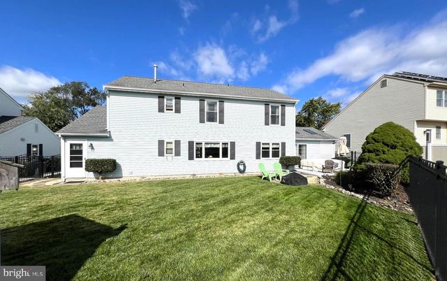 144 W ROBINS RUN W, Swedesboro, NJ 08085