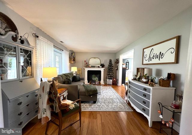 144 W ROBINS RUN W, Swedesboro, NJ 08085