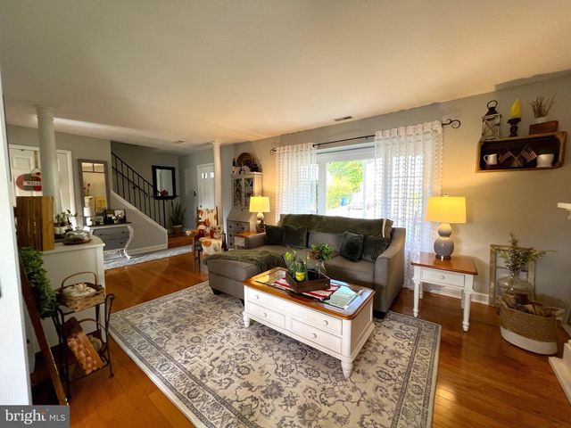 144 W ROBINS RUN W, Swedesboro, NJ 08085