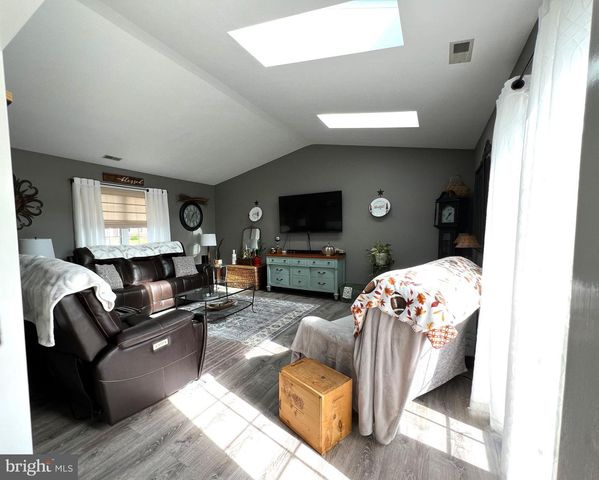 144 W ROBINS RUN W, Swedesboro, NJ 08085