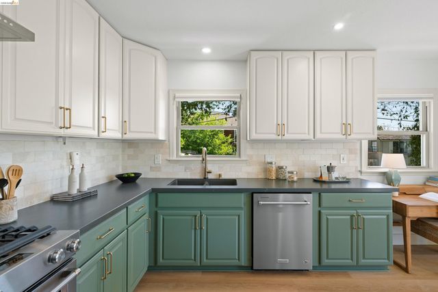 1498 Sonoma Ave, Albany, CA 94706