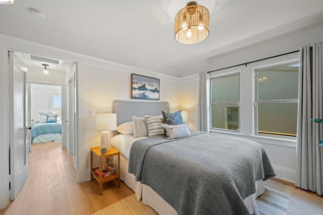 1498 Sonoma Ave, Albany, CA 94706