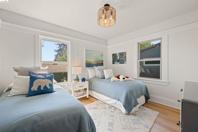 1498 Sonoma Ave, Albany, CA 94706