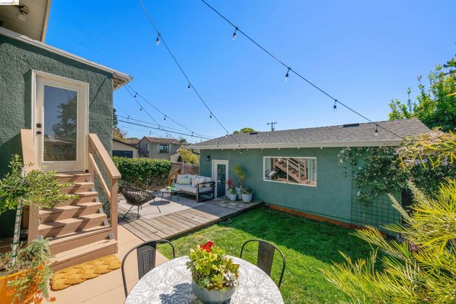 1498 Sonoma Ave, Albany, CA 94706