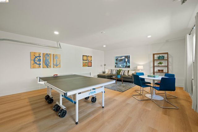 1498 Sonoma Ave, Albany, CA 94706