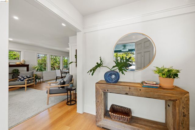 1498 Sonoma Ave, Albany, CA 94706