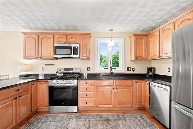 7 Old County Rd, Salisbury, MA 01952