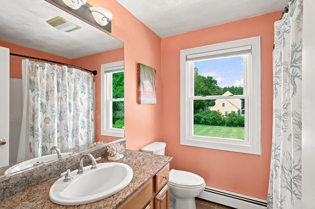 7 Old County Rd, Salisbury, MA 01952