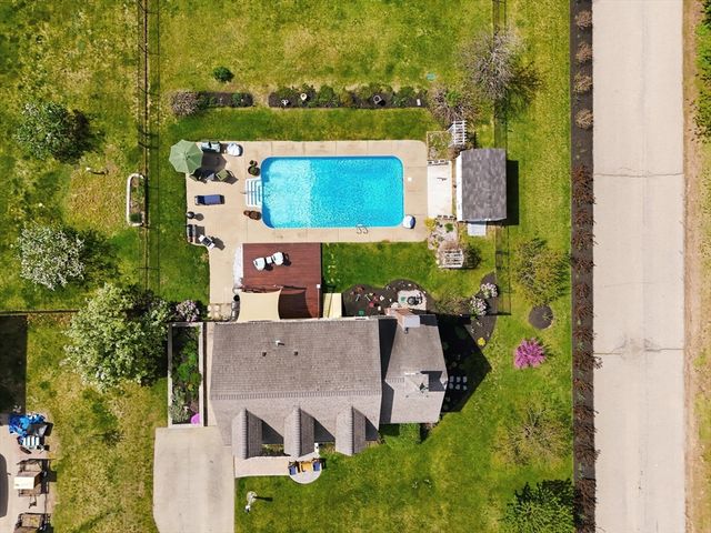 7 Old County Rd, Salisbury, MA 01952