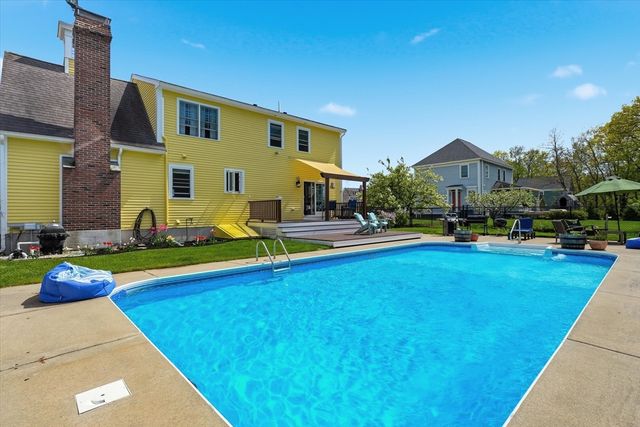 7 Old County Rd, Salisbury, MA 01952