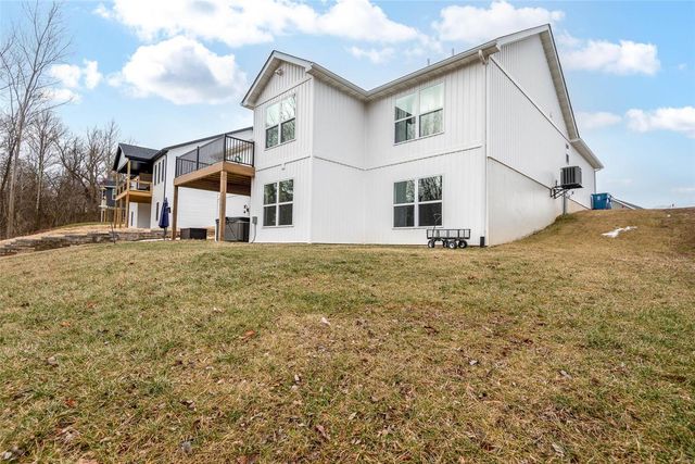 948 Half Moon, Caseyville, IL 62232