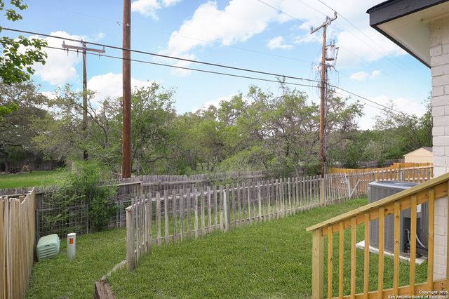 940 Hedgestone, San Antonio, TX 78258