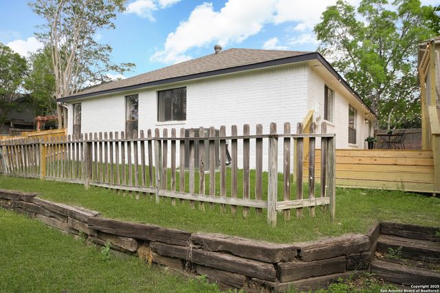 940 Hedgestone, San Antonio, TX 78258