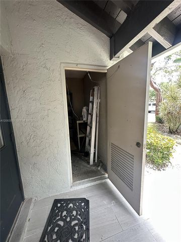 2643 NW 42nd Avenue, Coconut Creek, FL 33066