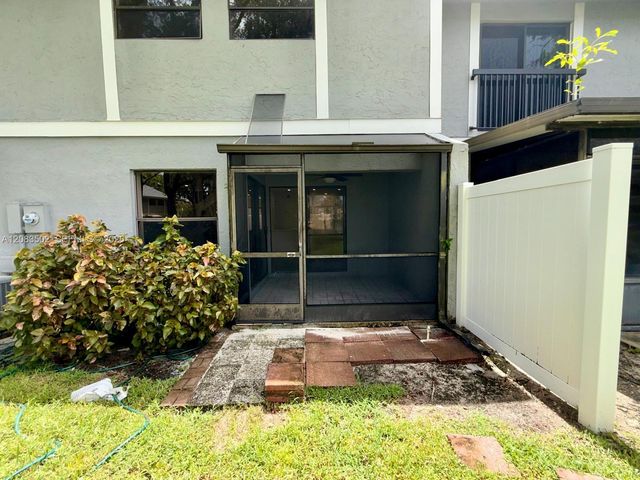 2643 NW 42nd Avenue, Coconut Creek, FL 33066