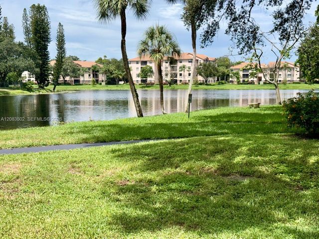 2643 NW 42nd Avenue, Coconut Creek, FL 33066
