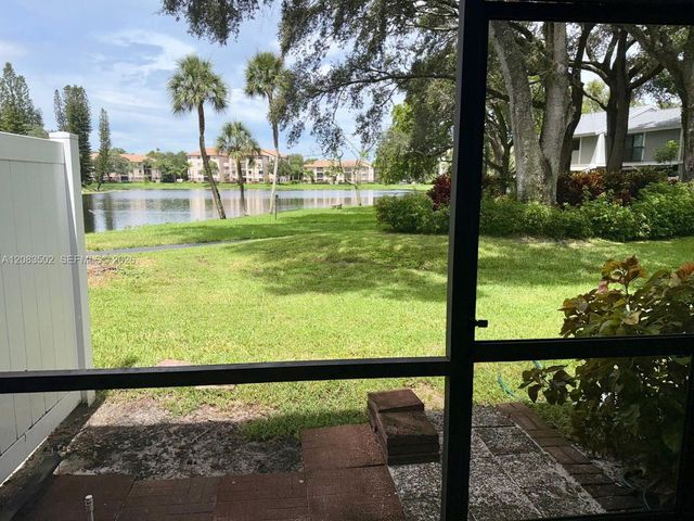 2643 NW 42nd Avenue, Coconut Creek, FL 33066