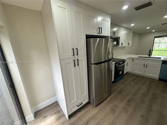 2643 NW 42nd Avenue, Coconut Creek, FL 33066
